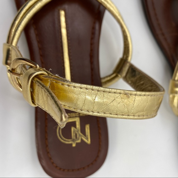 New Directions Waverly Gold Flat Thong Sandals - Picture 4 of 9
